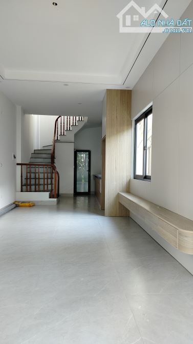 4.2 tỷ sở hữu nhà 4 tầng, gần ô tô 16 chỗ tại Xuân Khôi - Cự Khối - 3