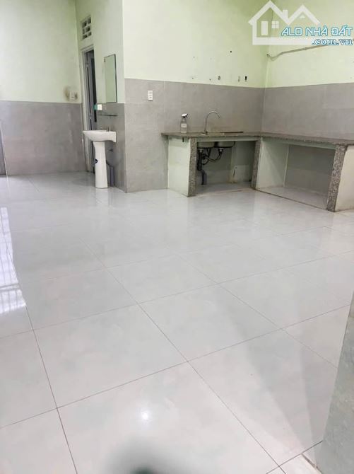 Cần tiền bán gấp căn nhà Đ.Trần Thị Cẩm, củ chi 120m2 , sổ riêng. Giá 805 Triệu - 3