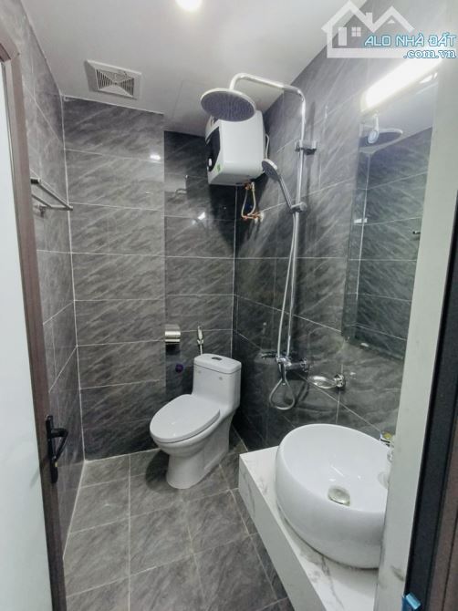 Bán gấp nhà Hoàng Mai, sát hồ Đền Lừ, 5 tầng thang máy mới cứng, gần oto 42m2, giá 8.5 tỷ - 3