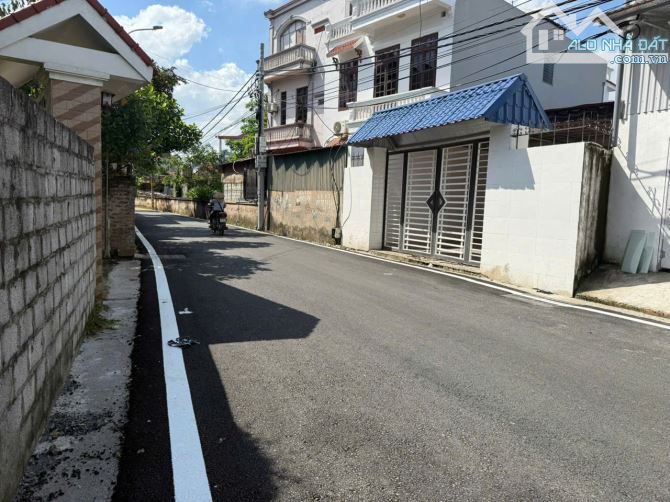 BÁN ĐẤT THỊ TRẤN VĂN GIANG HƯNG YÊN 200M2 GIÁ 52TR/M2 - 3