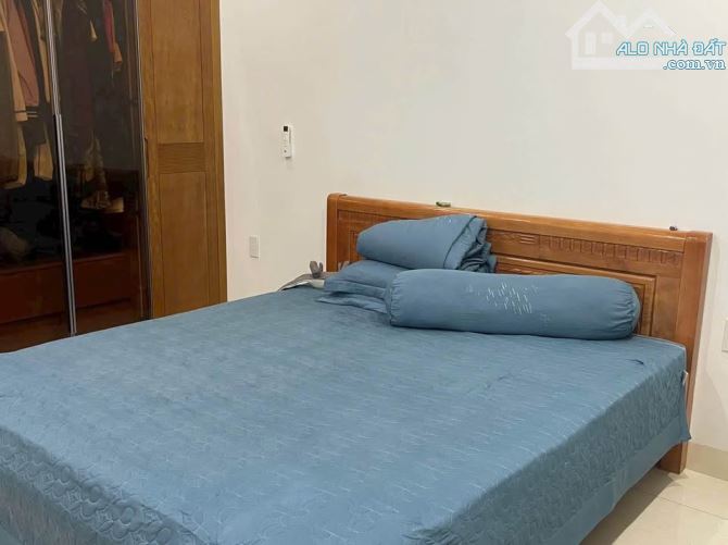 Cô hàng xóm nhà em đang cần bán nhà 5t,41m tại Vạn Phúc ,Hà Đông, tiện ích tốt chỉ 8t - 3