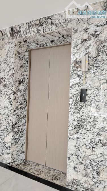 Bán nhà phân lô, vỉa hè Giang Biên: 53m2, Mt 4m, 7 tầng, thang máy, full nội thất - 3