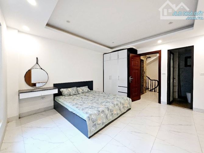 Nhà Cầu Diễn mặt ngõ ô tô thông - thang máy nở hậu - 3