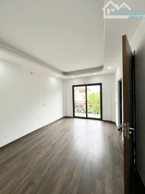 BÁN NHÀ - BIÊN GIANG - HÀ ĐÔNG - Ô TÔ ĐỖ CỬA - GIÁ 3x TỶ . - 3