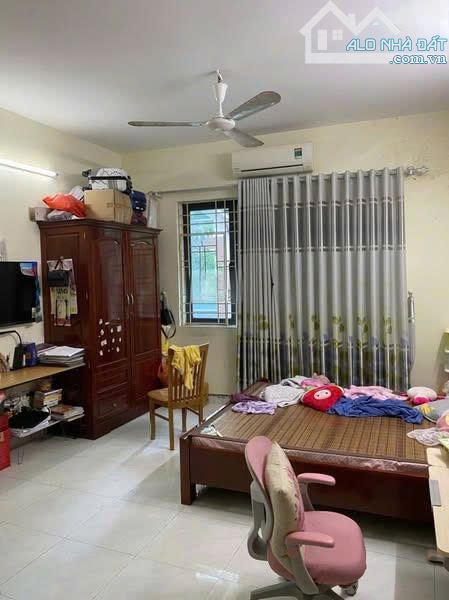 Cho thuê nhà ngõ phố Nguyễn Ngọc Vũ dt 38mx 5 tầng, 4 PN, đủ đồ, ô tô qua - 3
