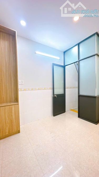 ĐOÀN VĂN BƠ - CÁCH HXH 10m - CÁCH MẶT 💵 50m - NHÀ 3 TẦNG KHU DC HIỆN HỮU - 3