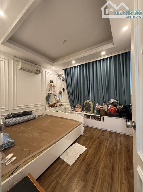 Bán nhà CC Licogi P. Đại Từ, HN, DT 100 m2, giá bán 6.4 tỷ 🔥Mô tả: ☀️ Nhà thoáng, tầng tr - 3