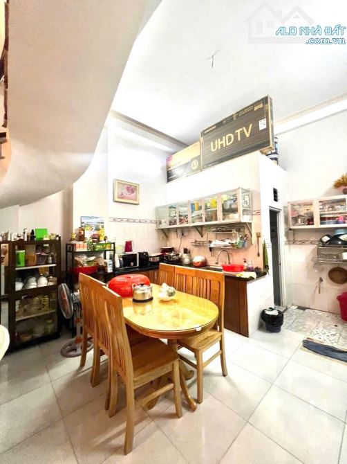 Nhà 2 tầng  gần siêu thị go đường hai bà trưng đông hoà - 3