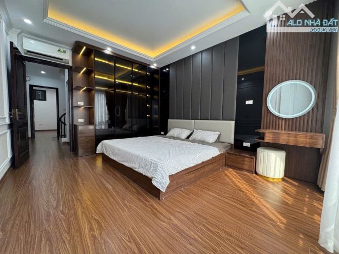 BÁN NHÀ XUÂN LA 51/55M2 x 5,5 TẦNG - MẶT TIỀN GẦN 4M - 6 PHÒNG NGỦ RỘNG FULL NỘI THẤT - 3