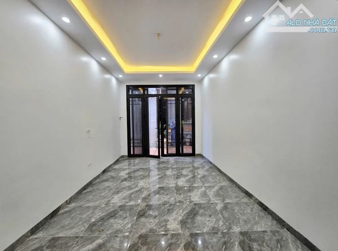 Bán nhà Nguyên Xá xây mới đẹp, 5 tầng chắc chắn đủ công năng - 3