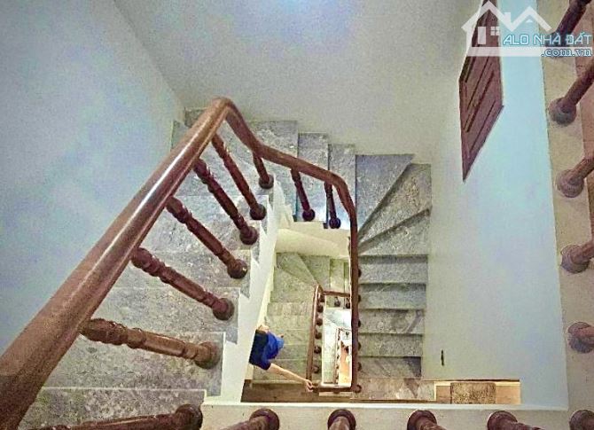 Bán NR đẹp tại Vũ Ngọc Phan, 10,7 tỷ, 43m2, 6PN, 4WC, 5 tầng - 3