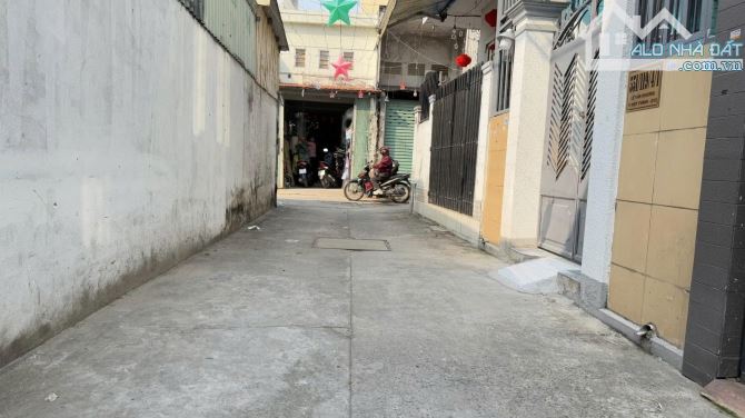 BÁN NHÀ 2 TẦNG ĐÚC 66M2 ( 5.6M X 13M) - HẺM XE HƠI - 4.47TỶ. - 3