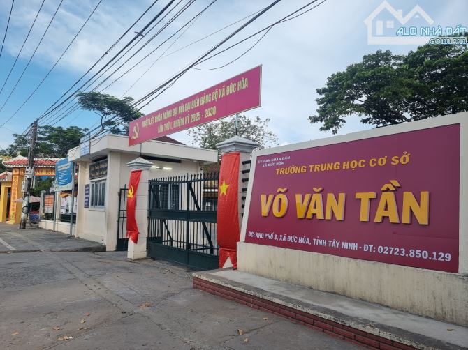 22x48 Trung tâm thị trấn Đức Hòa, Trường Võ Văn Tần chạy vào - 3
