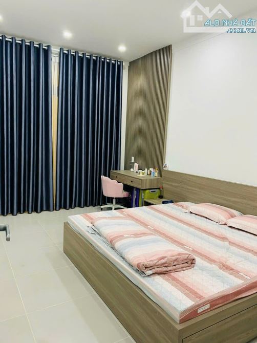 Bán nhà đẹp thiết kế hiện đại 1 trệt 2 lầu hẻm Ngô Gia Tự - Tân An - 3