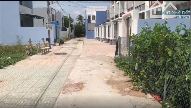 BÁN NHÀ 2 TẦNG 3PN – GẦN CHỢ BÌNH CHÁNH – THIẾT KẾ HIỆN ĐẠI – 150m² – GIÁ 2,5 TỶ  Bán nhà - 3
