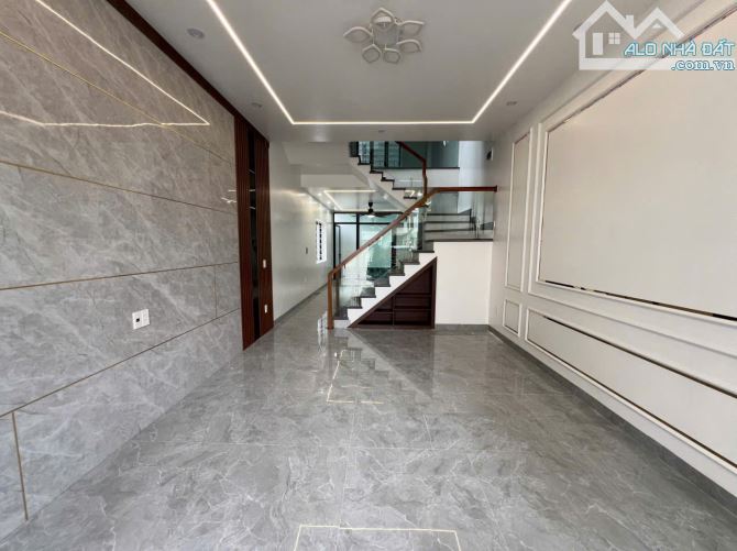 L.A.Đức- Dãy nhà 9 căn đường Nguyễn Bình Khiêm - 60-72m2 - 4 tỷ 200 - 3