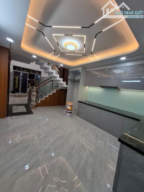 NHÀ MỚI XÂY THIẾT KẾ HIỆN ĐẠI 5 TẦNG ĐẸP MÊ CHỈ DỌN VÀO LÀ Ở - 3