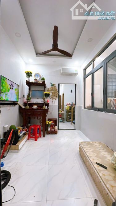 BÁN NHÀ ĐẸP Q4 CHDV 4 TẤM 6PN DT 4*15 NỞ HẬU 6M GIÁ 7TỈ4 HẺM THÔNG GẦN ĐH LUẬT GIÁP Q1 - 3
