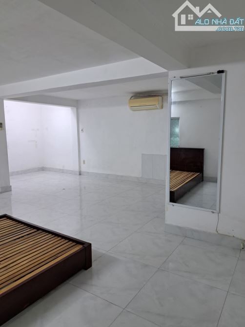 Cho thuê nhà 3 tầng kiệt ô tô đường Núi Thành, Hoà Cường, Đà Nẵng - Diện tích 80m2 - 3