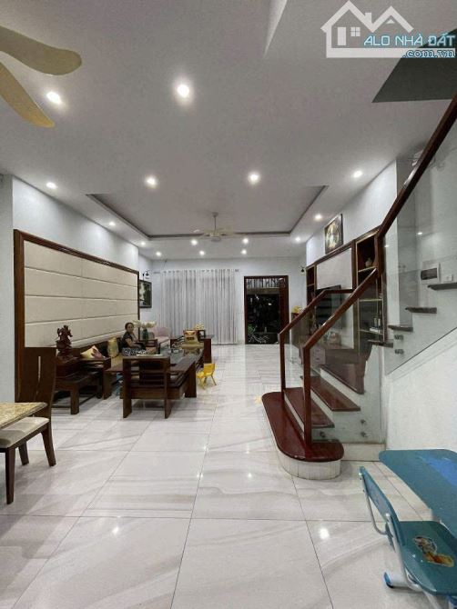 🔥🔥🔥 BIỆT THỰ LIỀN KỀ FORESA – XUÂN PHƯƠNG -- NAM TỪ LIÊM. DT 95m² – 4 Tầng – Đường 8m - - 3