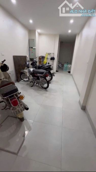 BÁN NHÀ GIÁP NHẤT - NGÕ Ô TÔ - THÔNG TỨ TUNG - KINH DOANH ĐỈNH - 42M CHỈ 13,3 TỶ - 3