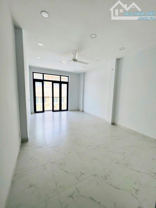 Bán toà nhà văn phòng Bình Thạnh - hầm + 6 tầng - ô tô tránh - kinh doanh - 3