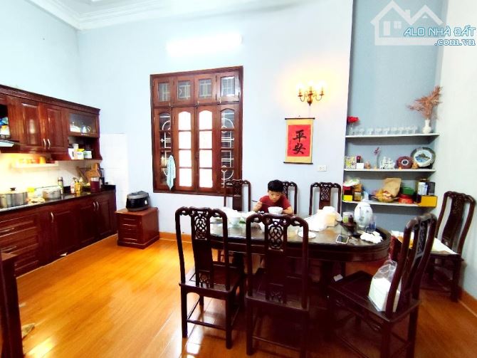 BÁN NHÀ TRANG TÂM QUẬN HOÀNG MAI 73M2 GIÁ CHÀO 11.5 TỶ, CHỦ CẦN BÁN GẤP, NHÀ 2 MẶT NGÕ - 3