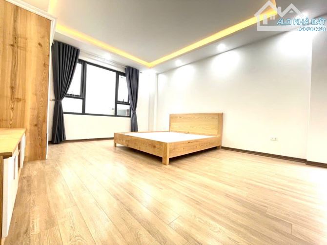 NHÀ LÔ GÓC ĐẸP NHẤT CẦU GIẤY - SỔ ĐỎ CHÍNH CHỦ - GIAO DỊCH NGAY - 3