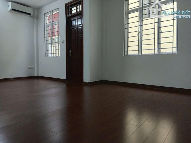 NHÀ MỚI TRẦN CUNG - LÔ GÓC - VÀI BƯỚC RA MẶT PHỐ - DT: 36M2, 5 TẦNG, MT 6M - 9,5 TỶ - 4