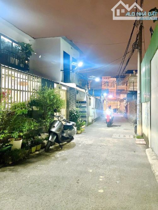 💁‍♂️ Căn góc hai mặt hẻm xe hơi Linh Đông. Bán nhà C4 - 50mv, Hoàn công đủ, Không QH. - 4