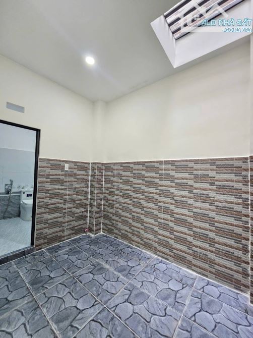 NHÀ TẦNG MỚI HXH XUÂN THỚI ĐÔNG HÓC MÔN 90M2- NGANG 5M BỀ THẾ . - 4