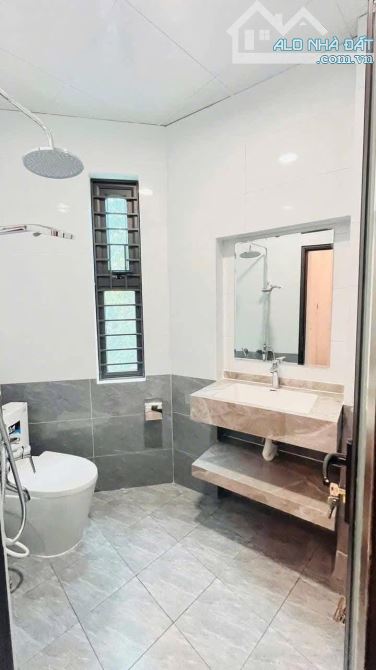 Nhà Trung tâm phường Tân Triều cách đường Nguyễn ái Quốc 2km - 4