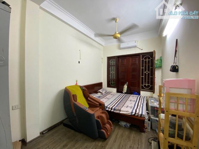 Bán nhà riêng mặt ngõ Cầu Giấy DT 35m x 5T. Mặt tiền 3m. Giá 9.67 tỷ - 4