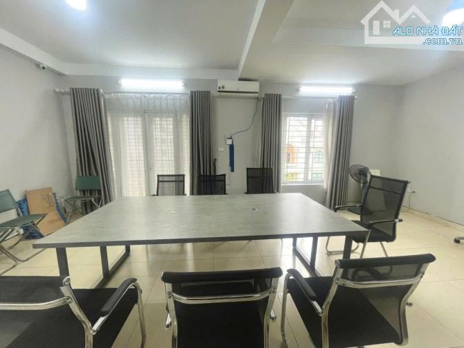 Cho thuê nhà Lk ngõ 219 phố Trung Kính, Diện tích 70m2 x 5 tầng mặt tiền 6m - 4