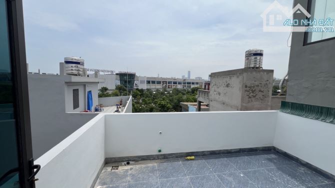 TRUNG TÂM NAM TỪ LIÊM- THANG MÁY XỊN XÒ- 55M X 5 TẦNG- 6 NGỦ- GIÁ NHỈNH 7 TỶ - 4