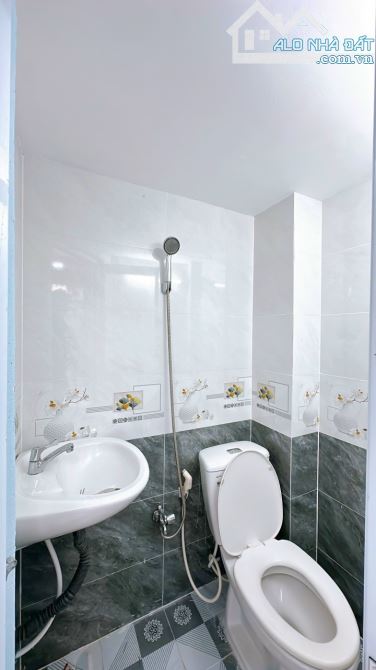 BÁN NHÀ HÀNG HIẾM 5 TẤM Q4 GÓC 2 MẶT TIỀN ĐƯỜNG XE HƠI ĐỖ CỬA GIÁ 7TỈ5 GIÁP Q1 KHU ĐỒNG BỘ - 4