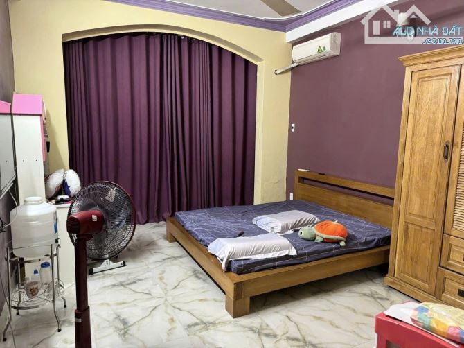 Nhả mặt tiền - 3 Tầng - khu Tên Lửa - 4