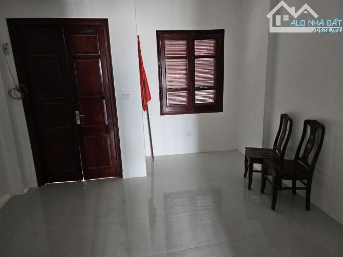 Cho thuê nhà 4,5 tầng mặt phố 92A Nguyễn Văn Trỗi, Q Thanh Xuân,nhà đẹp tiện kinh doanh+ở