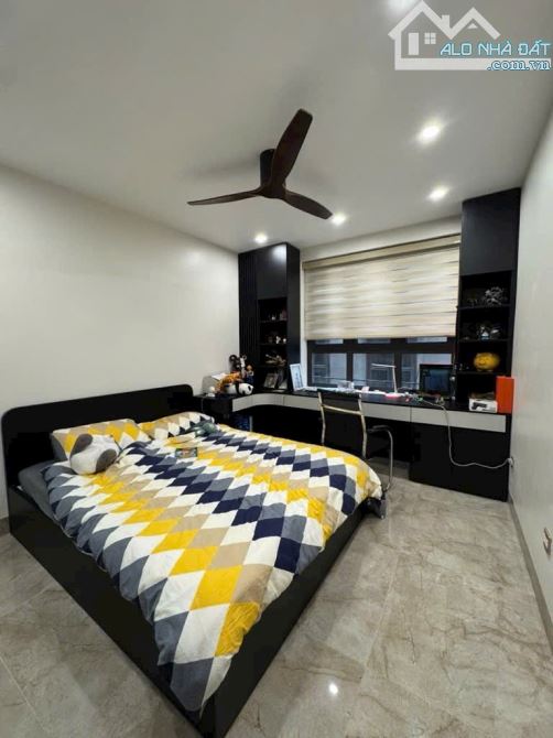 Bán nhà Ngọc Lâm,gara ô tô,thang máy,DT 52m2,Mt 6,4m. Giá 18 tỷ - 4