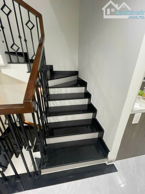Bán nhà mặt tiền đường Phan Văn Trị Q5 dt(3 x 14m) giá 16 tỷ - 4