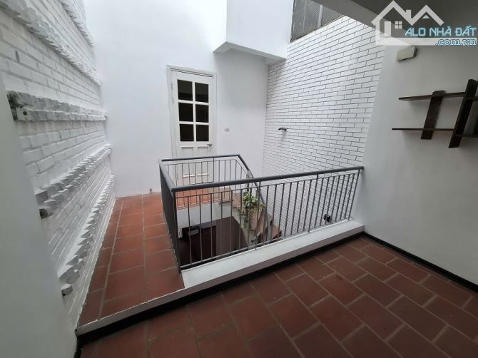 Nhà 5 tầng phố Vương Thừa Vũ, Thanh Xuân. Căn góc, oto đỗ cửa, 5PN 30 triệu/tháng - 4