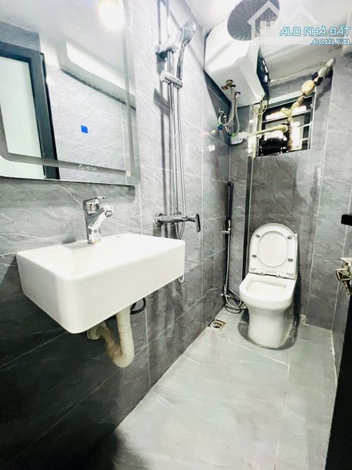 Phố Cổ - Hàng Hiếm - Tập Thể Hàng Bún - Ba Đình - Dt:60m2/2PN*nhỉnh 3 tỷ - 4