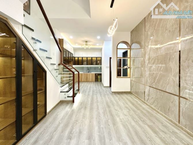 HXH NGAY NGUYỄN VĂN TRỖI - 60M2 SỔ A4 - TRỆT 3 LẦU 4PN BTCT - LÔ GÓC - TẶNG FULL NT - GIÁ - 4