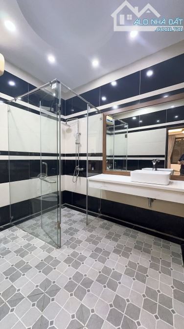 Sốt bán, Nhà đẹp ngõ 63 Trần Quốc Vượng, full nội thất gần oto, 45m2 sổ. Giá 10.5 tỷ - 4