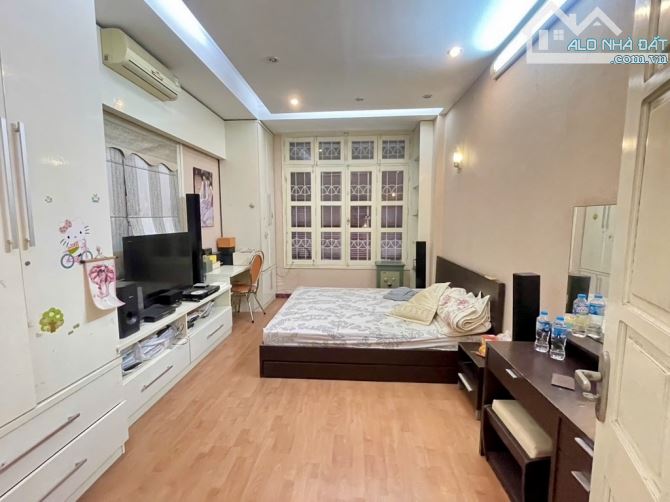 🏡LÔ GÓC -NGÕ THOÁNG - NHÀ ĐẸP Ở LUÔN.- GẦN PHỐ - Ô TÔ TRÁNH-NGUYỄN CHÍ THANH - 4