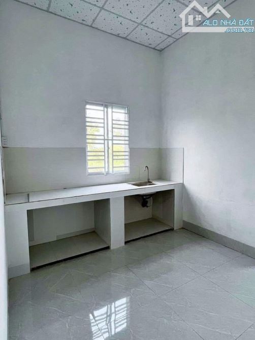 NHÀ MỚI XÂY CHƯA KỊP VÀO Ở MÀ CÓ CHUYỆN GẤP CẦN TIỀN NÊN BÁN GẤP CĂN NHÀ C4, GIÁ 730TR, DT - 4