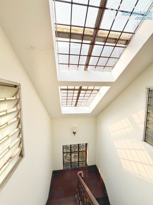 Biệt thự lô góc 3 thoáng phố Thái Hà 155m2- Ô tô tránh- Gara -Mặt tiền rộng 13m- 45.x Tỷ - 4
