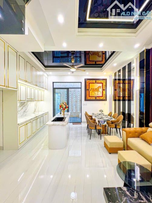 NHÀ PHỐ 1 TRỆT 2 LẦU - TRỤC CHÍNH ĐƯỜNG D1 KDC HỒNG LOAN -  ĐẬU ĐƯỢC Ô TÔ TRONG NHÀ - THÀN - 4
