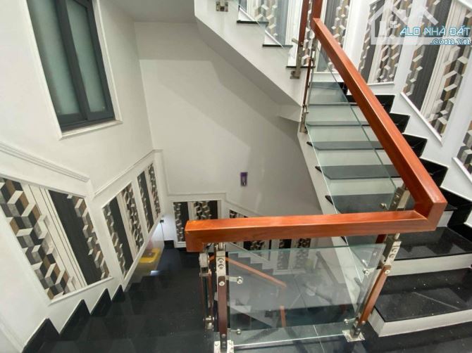 BÁN NHÀ. MT ĐƯỜNG BÌNH CHIỂU, TP. THỦ ĐỨC 100m2 - 4