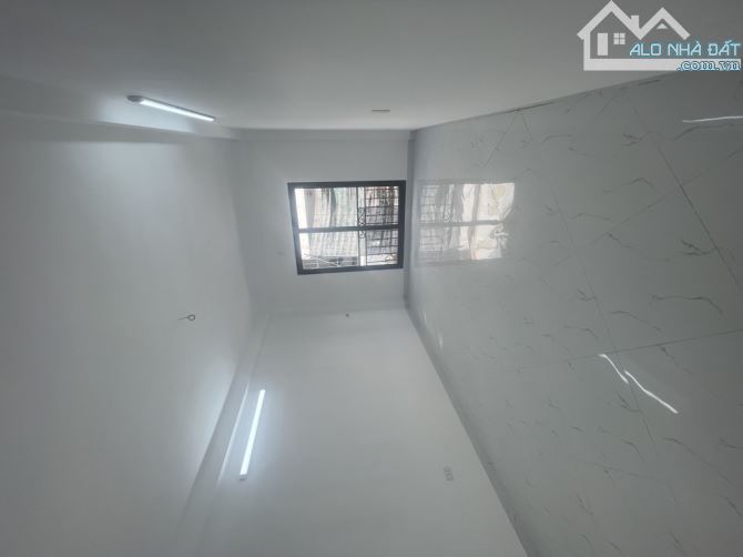 Nguyễn Khoái – Nhà mới – Ô tô qua cửa 28.2m² – 5 tầng giá nhỉnh 6 tỷ - 4
